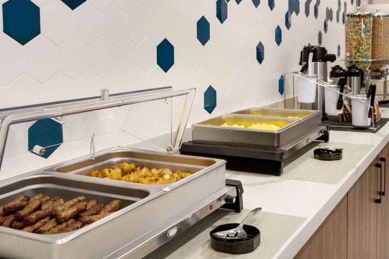 Hotel La Quinta & By Wyndham Denver Parker